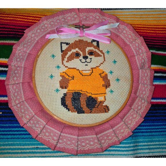 Vintage Raccoon Cross Stitch Embroidery Wall Art In Hoop With Pink Lace Ruffle F - Picture 1 of 5